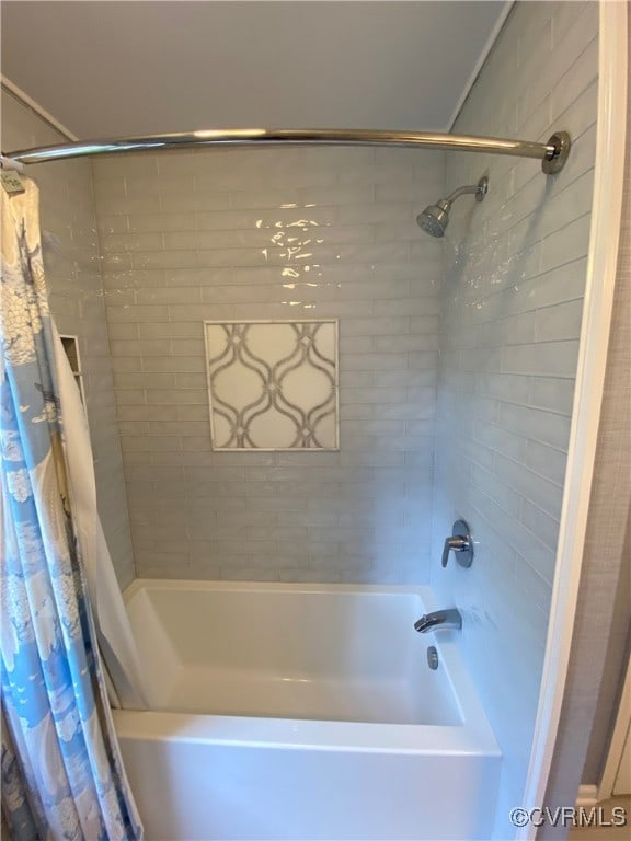 1849 Duke Of Gloucester St, Colonial Heights, VA 23834 - full bathroom with shower / bath combination with curtain