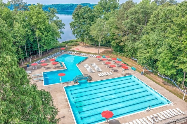14000 Shady Pointe Ct, Midlothian, VA 23112 - community pool with a patio