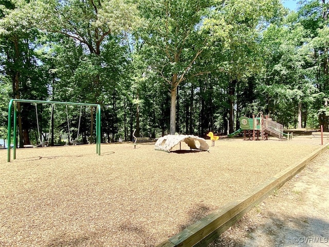 14000 Shady Pointe Ct, Midlothian, VA 23112 - community play area with view of scattered trees