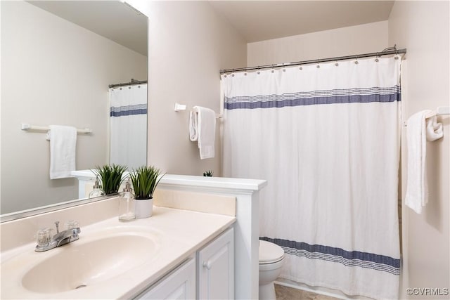 14000 Shady Pointe Ct, Midlothian, VA 23112 - full bath with vanity, toilet, and curtained shower