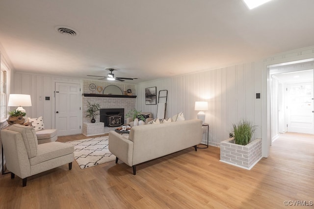 5055 Edgemere Blvd, North Chesterfield, VA 23234 - living room with light wood finished floors and a ceiling fan