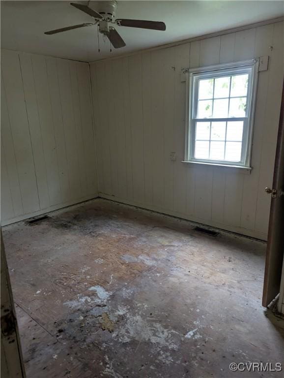 1224 Mckenzie St, Petersburg, VA 23803 - unfurnished room featuring a ceiling fan
