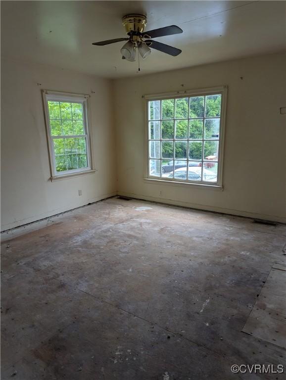 1224 Mckenzie St, Petersburg, VA 23803 - unfurnished room with a ceiling fan