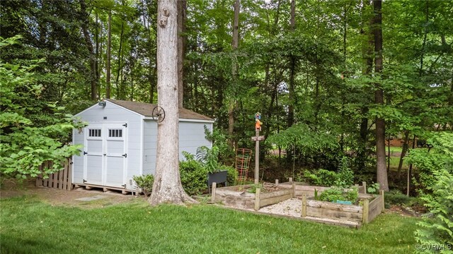 5225 Clipper Cove Rd, Chesterfield, VA 23112 - view of green lawn featuring a garden