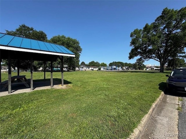 401 N 3 1/2 Ave, Hopewell, VA 23860 - view of green lawn