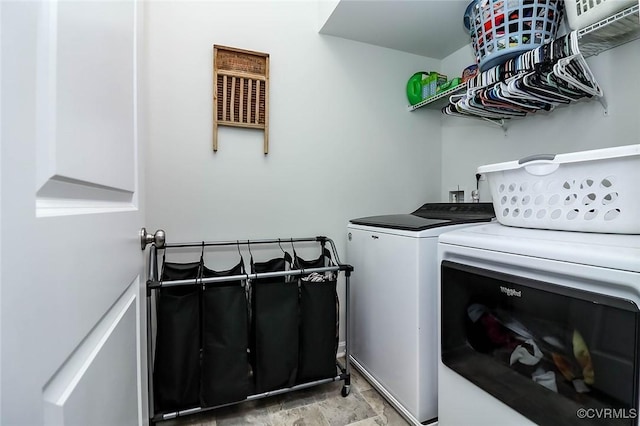 7547 Sedge Dr, New Kent, VA 23124 - laundry room featuring independent washer and dryer