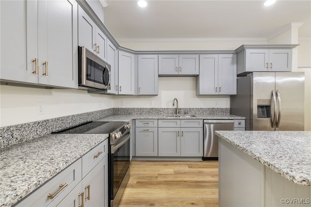11800 Shady Ln, Chesterfield, VA 23831 - kitchen with appliances with stainless steel finishes, a sink, ornamental molding, gray cabinets, and recessed lighting