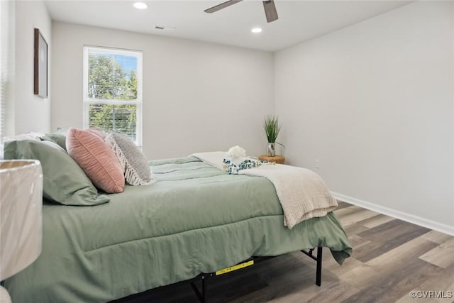 1114 Hinton St, Petersburg, VA 23803 - bedroom featuring wood finished floors, recessed lighting, baseboards, and a ceiling fan