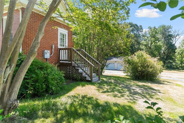 672 Main St, Dillwyn, VA 23936 - view of yard with an outbuilding