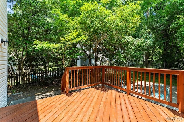 10112 Huntersdell Ln, Chesterfield, VA 23235 - wooden terrace with a fenced backyard