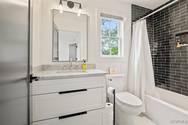 333 Pond View Ln, Goochland, VA 23103 - bathroom featuring vanity and shower / bathtub combination with curtain