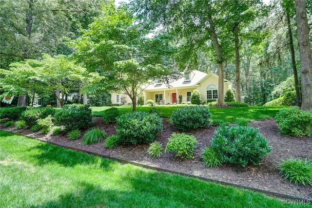 423 Elm Creek Dr, Manakin Sabot, VA 23103 - view of front of house featuring a front yard and stucco siding