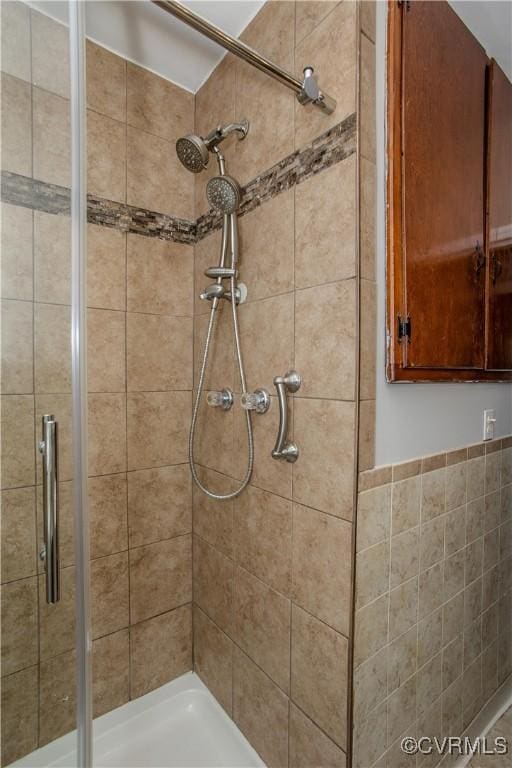 11512 Duncan Rd, Dinwiddie, VA 23805 - full bath with a shower stall