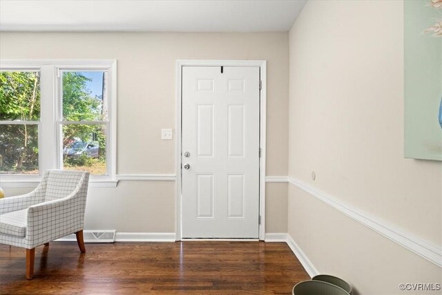 12 Wheelhouse Ct, Petersburg, VA 23805 - foyer entrance with wood finished floors
