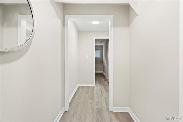 12 Wheelhouse Ct, Petersburg, VA 23805 - hallway featuring light wood-style floors and baseboards
