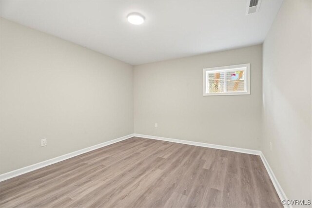 12 Wheelhouse Ct, Petersburg, VA 23805 - unfurnished room with wood finished floors and baseboards