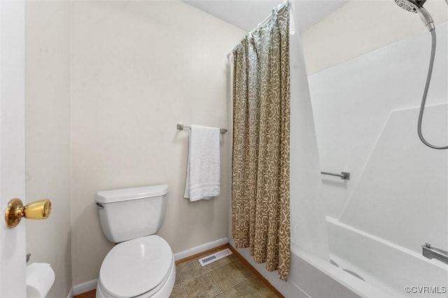 11605 E Briar Patch Dr, Midlothian, VA 23113 - full bath with toilet, baseboards, and shower / bathtub combination with curtain