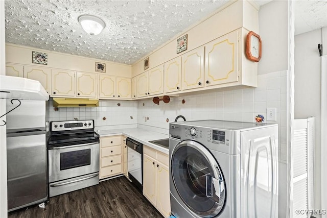 4706 Leadenhall Dr, Chesterfield, VA 23234 - laundry room featuring washer / dryer, dark wood-style floors, and a textured ceiling