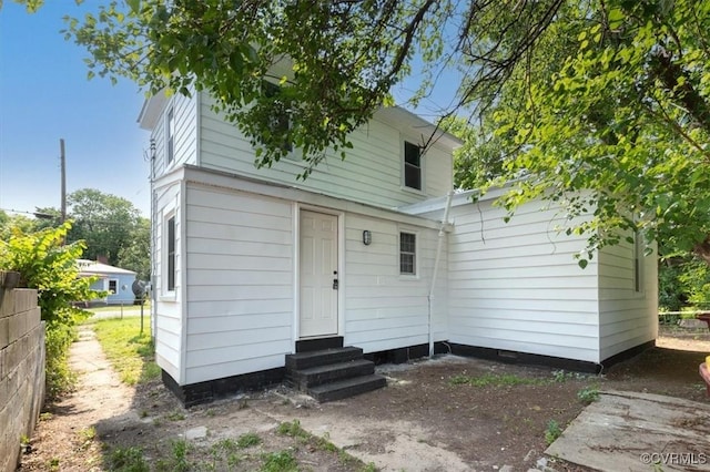 215 S S St, Petersburg, VA 23803 - rear view of property with entry steps