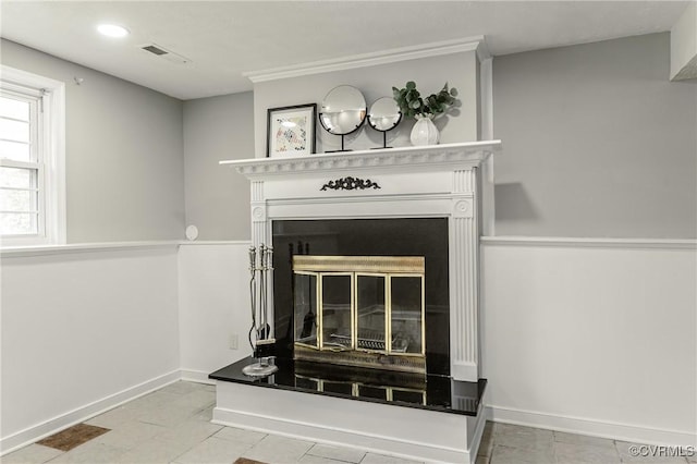 6406 Lothaire Ct, North Chesterfield, VA 23234 - detailed view of a glass covered fireplace and baseboards