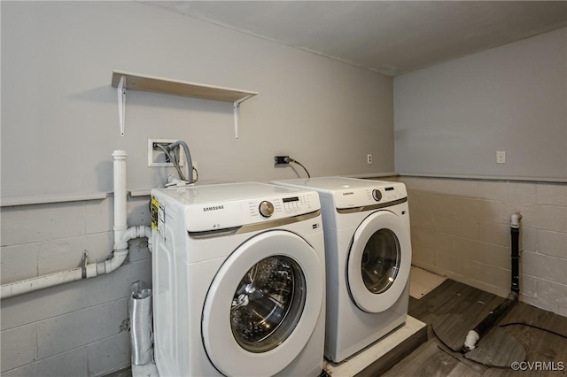 6406 Lothaire Ct, North Chesterfield, VA 23234 - laundry room with concrete block wall, independent washer and dryer, and wood finished floors