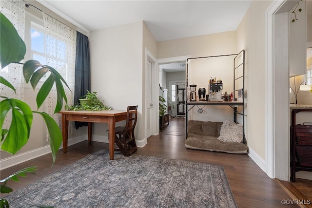 1942 Berkeley Ave, Petersburg, VA 23805 - sitting room featuring wood finished floors and baseboards