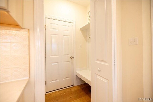 12194 Elnora Ln, Glen Allen, VA 23059 - mudroom with light wood-style floors