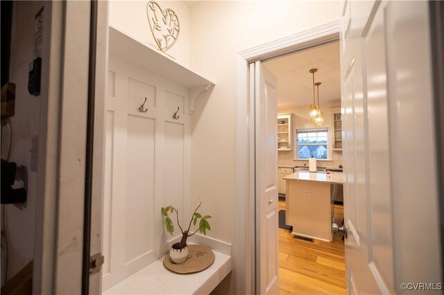 12194 Elnora Ln, Glen Allen, VA 23059 - mudroom featuring light wood-style flooring