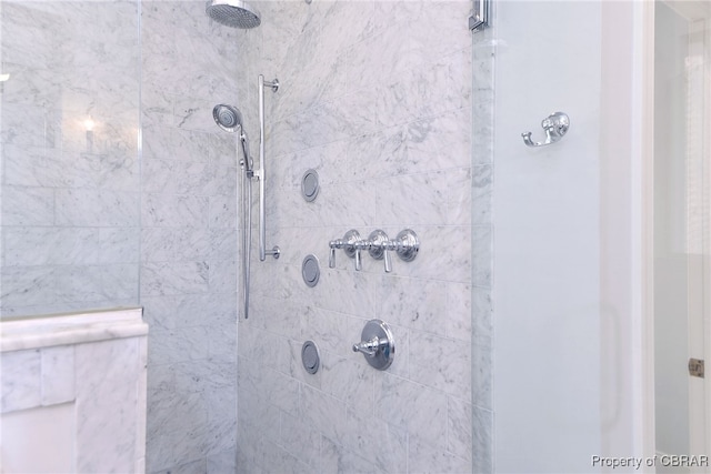 1921 Miln House Rd, Williamsburg, VA 23185 - bathroom with a tile shower