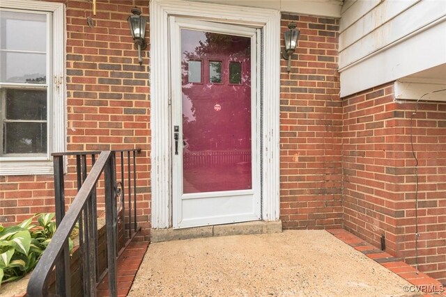 8005 Three Chopt Rd, Henrico, VA 23229 - entrance to property featuring brick siding
