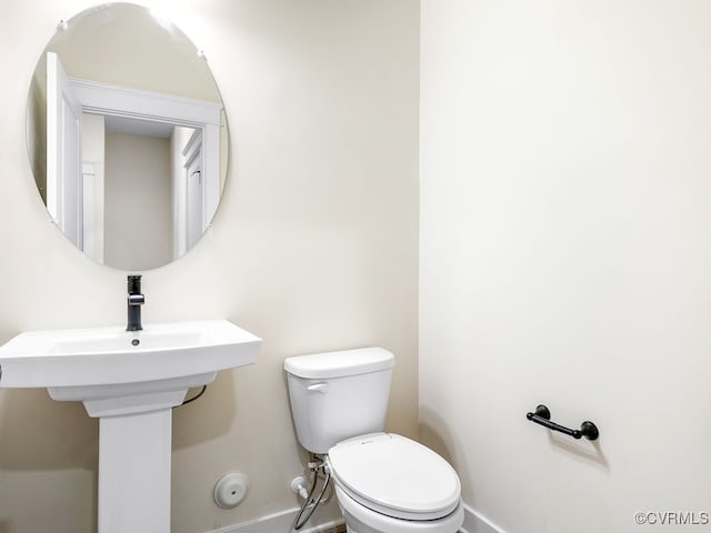 3216 Gannet Ln, Midlothian, VA 23112 - half bath featuring toilet and baseboards