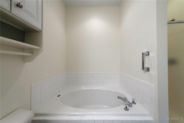 10504 Bishops Gate Dr, Glen Allen, VA 23059 - bathroom with a bath and toilet