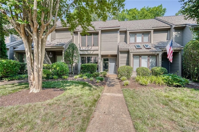 2750 Old Point Dr, Henrico, VA 23233 - view of property featuring a front yard and roof with shingles