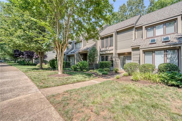 2750 Old Point Dr, Henrico, VA 23233 - view of property with a front yard and a shingled roof