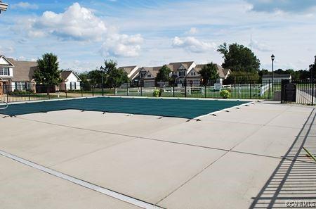 8156 Cool Summer Dr, Mechanicsville, VA 23111 - community pool featuring a patio area and a residential view