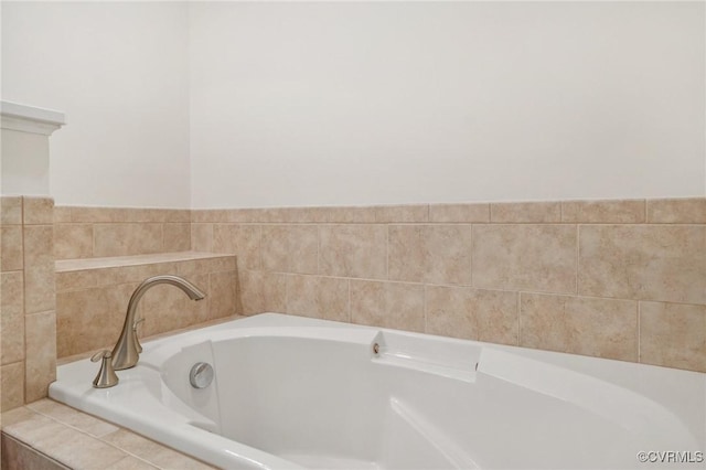 8156 Cool Summer Dr, Mechanicsville, VA 23111 - bathroom with a bath
