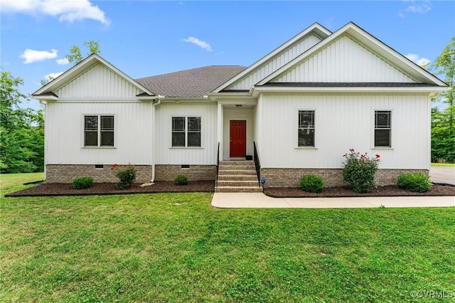 216 Edwin Cir, Aylett, VA 23009 - modern farmhouse style home with crawl space, entry steps, roof with shingles, and a front lawn