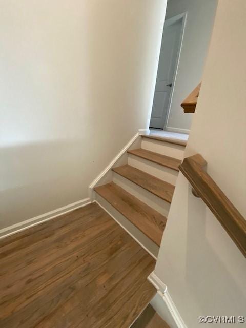 120 De La Warr Arch, Williamsburg, VA 23185 - stairs featuring wood finished floors and baseboards