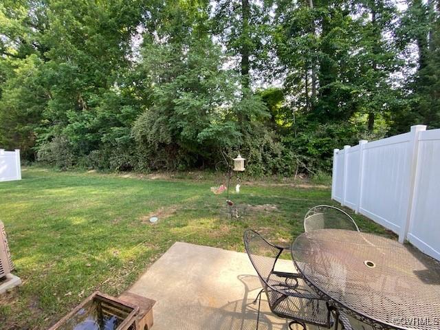 120 De La Warr Arch, Williamsburg, VA 23185 - view of yard with a patio and outdoor dining area