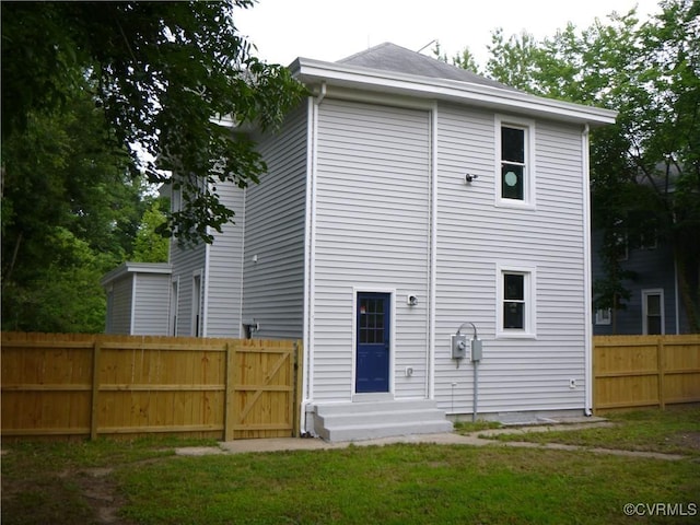 3210 3rd Ave, Richmond, VA 23222 - rear view of property with entry steps
