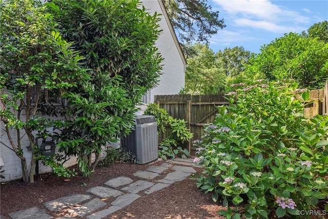 6502 W Franklin St, Henrico, VA 23226 - view of yard