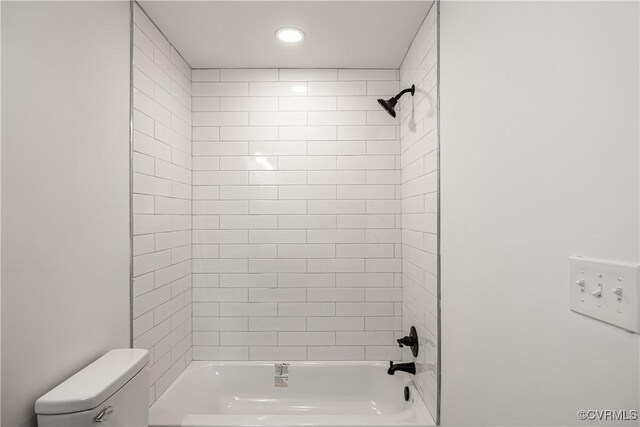 833 Wilcox St, Petersburg, VA 23803 - bathroom featuring washtub / shower combination and recessed lighting