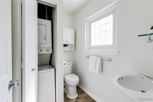 4814 Long Shadow Dr, Chesterfield, VA 23112 - half bath with estacked washer and dryer and toilet