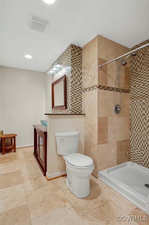419 Carter Ln, Louisa, VA 23093 - full bath with vanity and tiled shower
