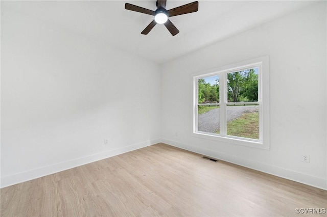 425 Palomino Dr, Louisa, VA 23093 - spare room featuring light wood-style floors and a ceiling fan