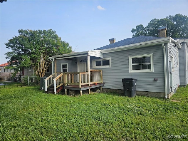 116 Fairfax Ave, Colonial Heights, VA 23834 - rear view of property featuring a chimney and a lawn