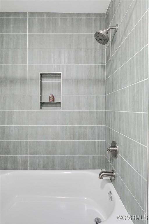 7654 Cherokee Rd, Richmond, VA 23225 - full bathroom with shower / washtub combination