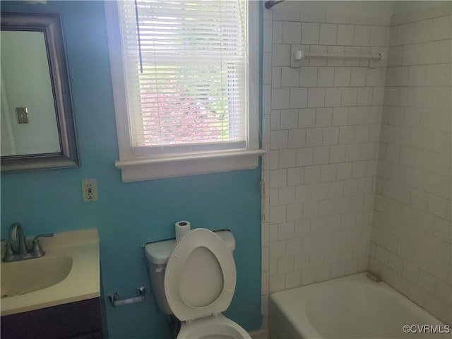 1507 Carter St, Richmond, VA 23220 - full bathroom featuring vanity and washtub / shower combination