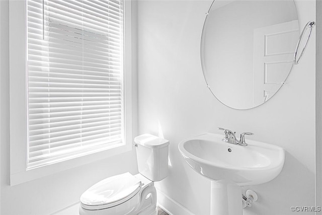 2642 Lassen Walk Unit B, Henrico, VA 23294 - half bathroom with toilet and baseboards