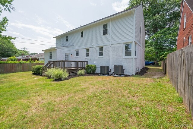 4806 Cutshaw Ave, Richmond, VA 23230 - back of property featuring a wooden deck and brick siding